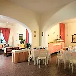 Villa Diana Rooms Hotel 3*