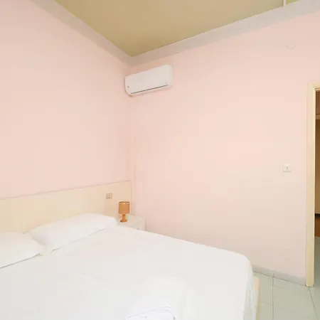 Diana - & Hotel 3*