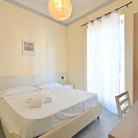 Hotel Diana - &