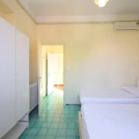 Hotel Diana - &