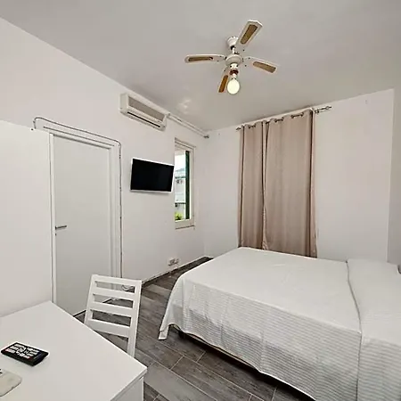 Hotel Diana