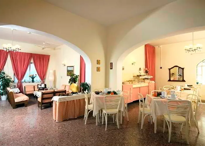 Diana - & Otel 3*